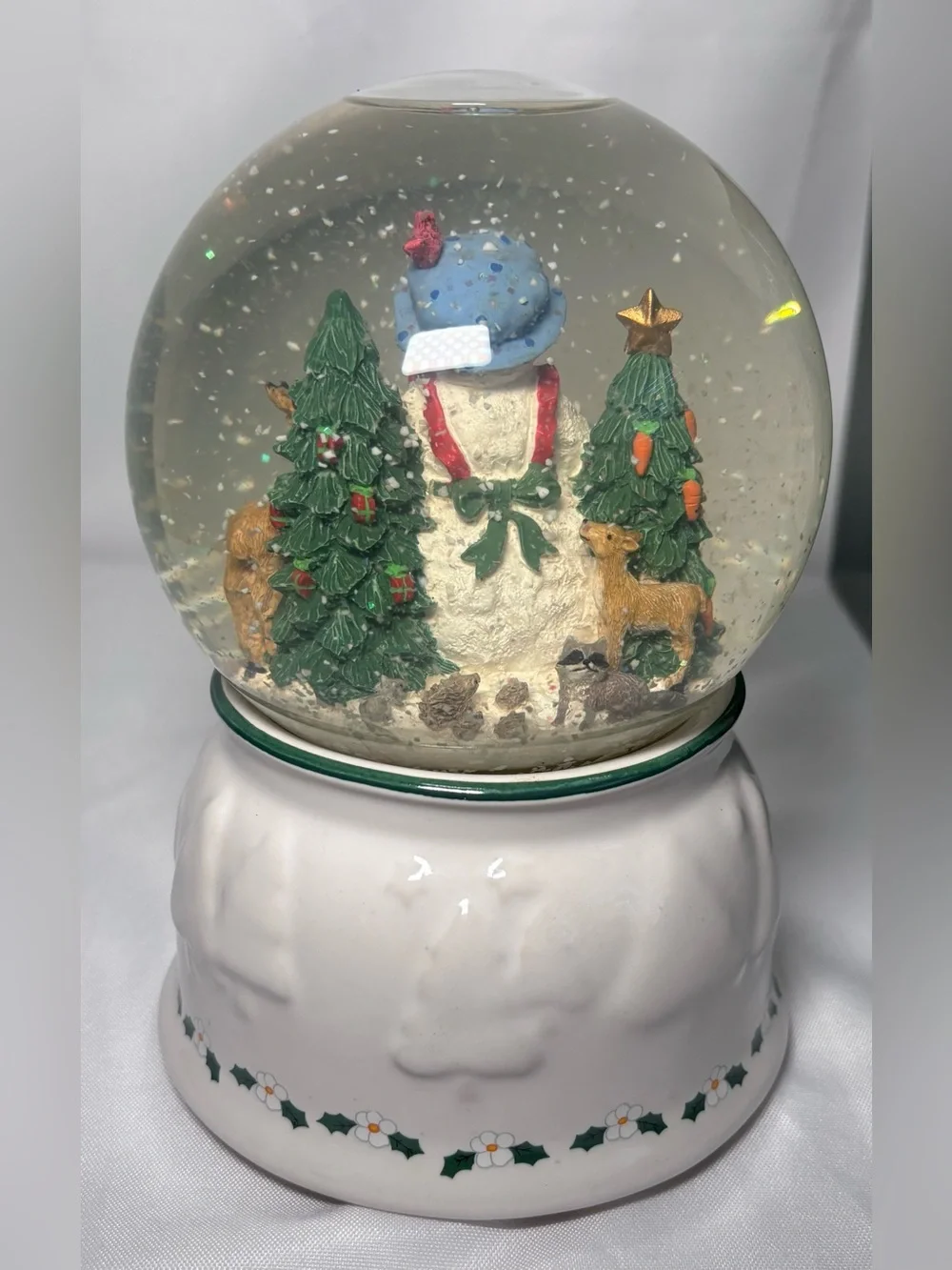 Pfaltzgraff Perennials Snow Village Musical Snow Globe Frosty the Snowman ☃️ ❄️